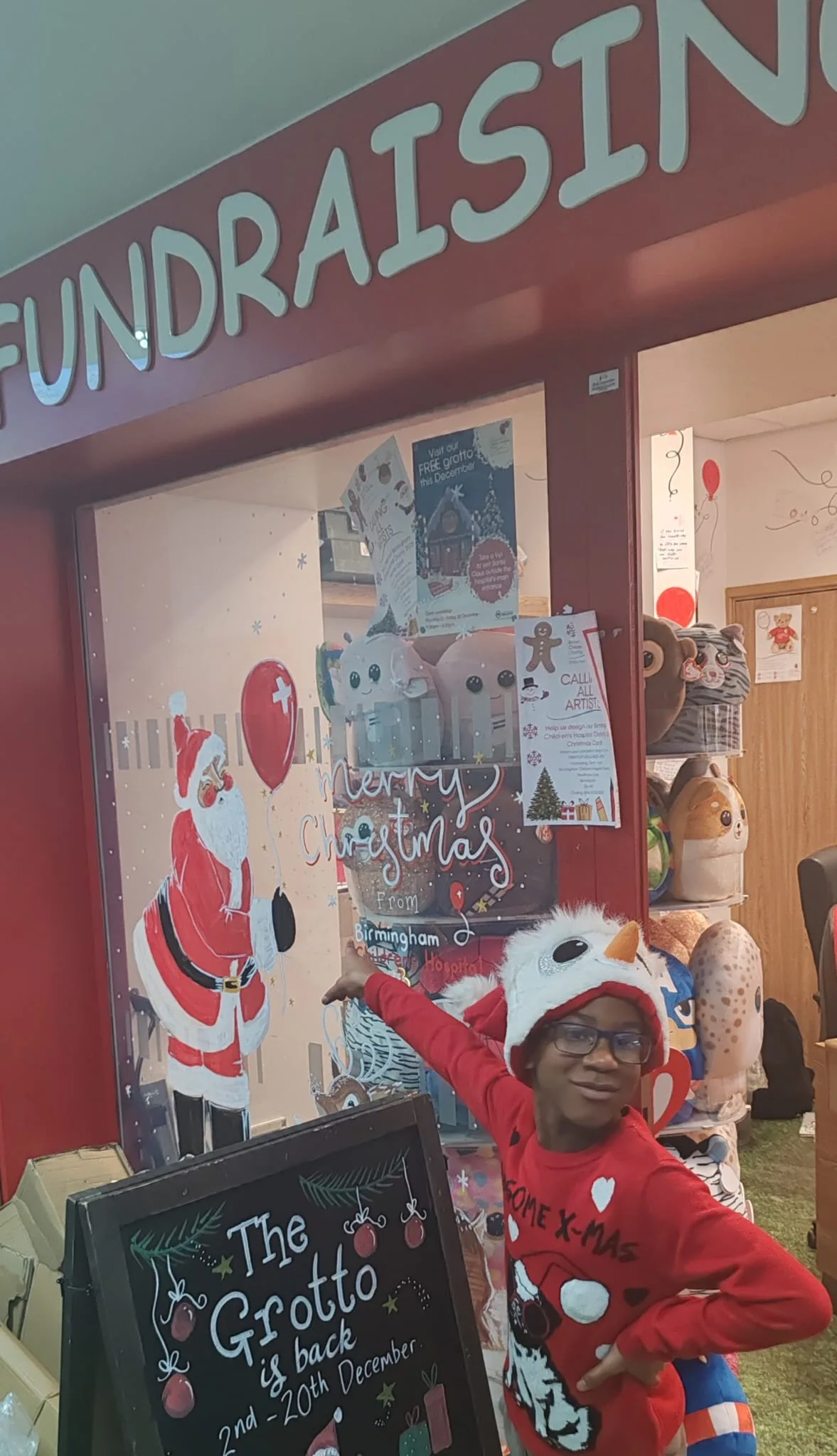 Jayce Joyce at Birmingham Children's Hospital Christmas storytime visit โ photograph 1