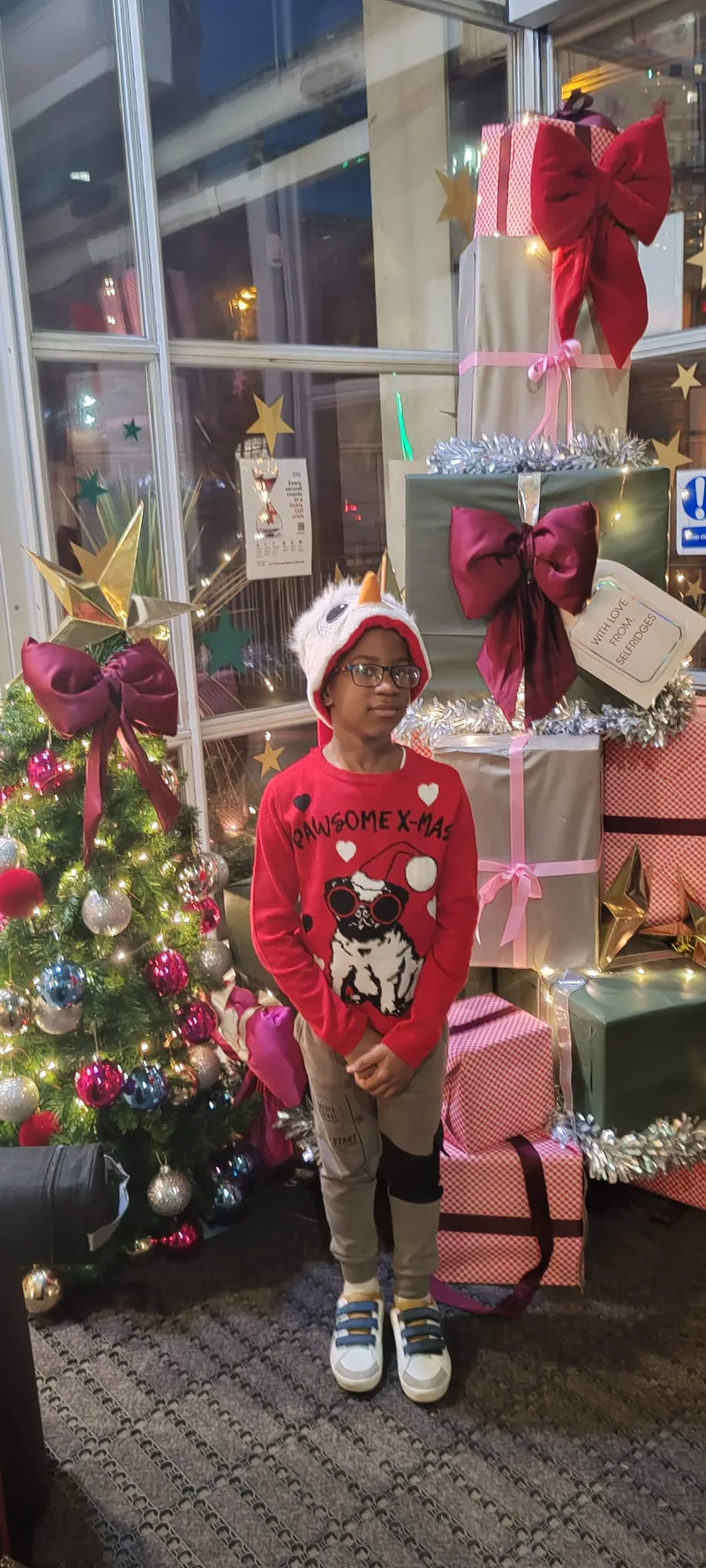 Jayce Joyce at Birmingham Children's Hospital Christmas storytime visit โ photograph 2
